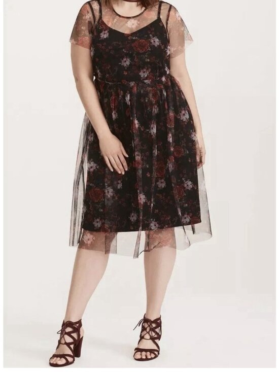 torrid Dresses & Skirts - Torrid 2 Dress Plus Size 2X  Multicolor Floral Print Mesh Lined Skater Lace